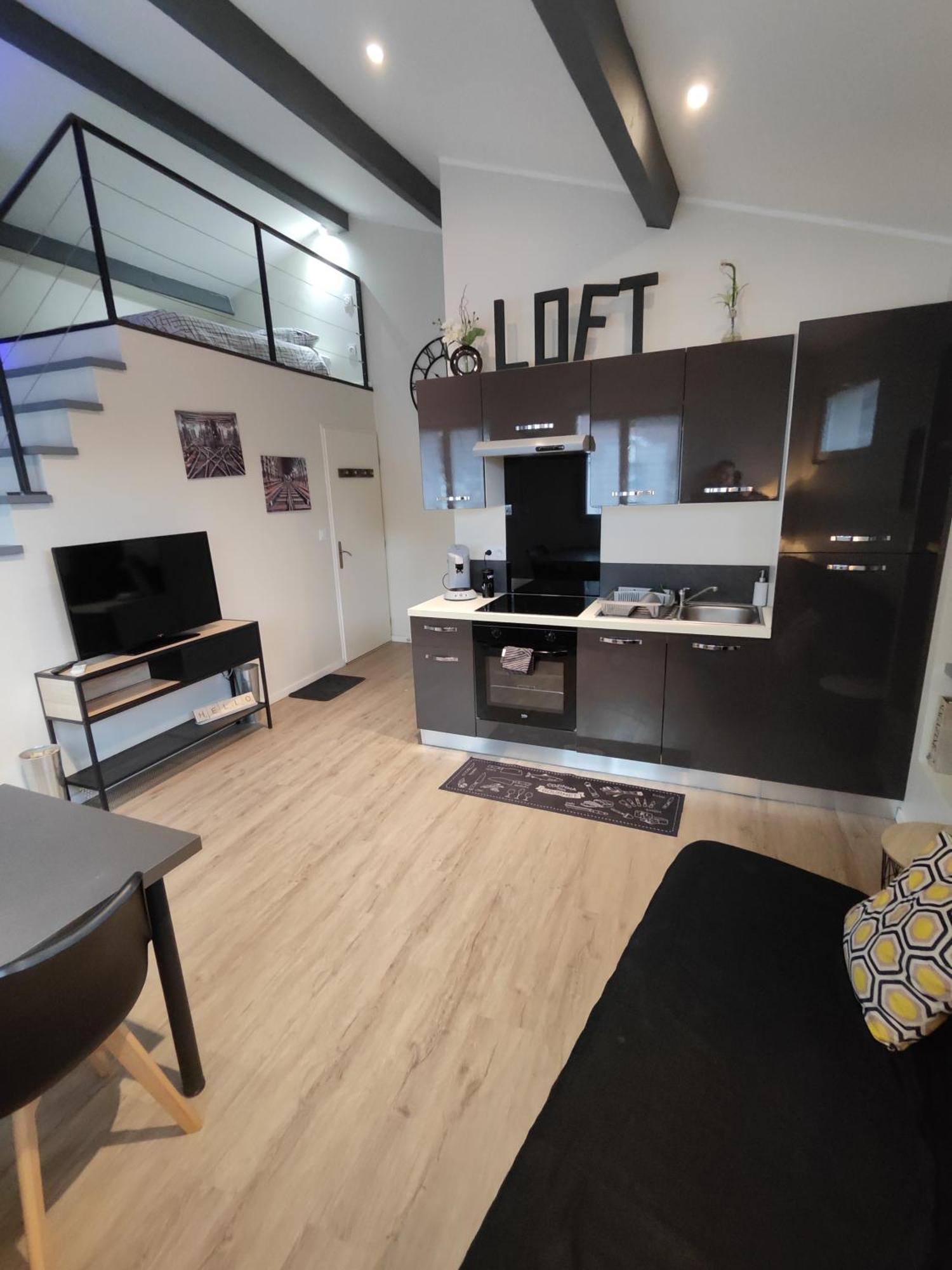 Loft, Studio And Love Rooms Bourg-Saint-Christophe Exterior photo