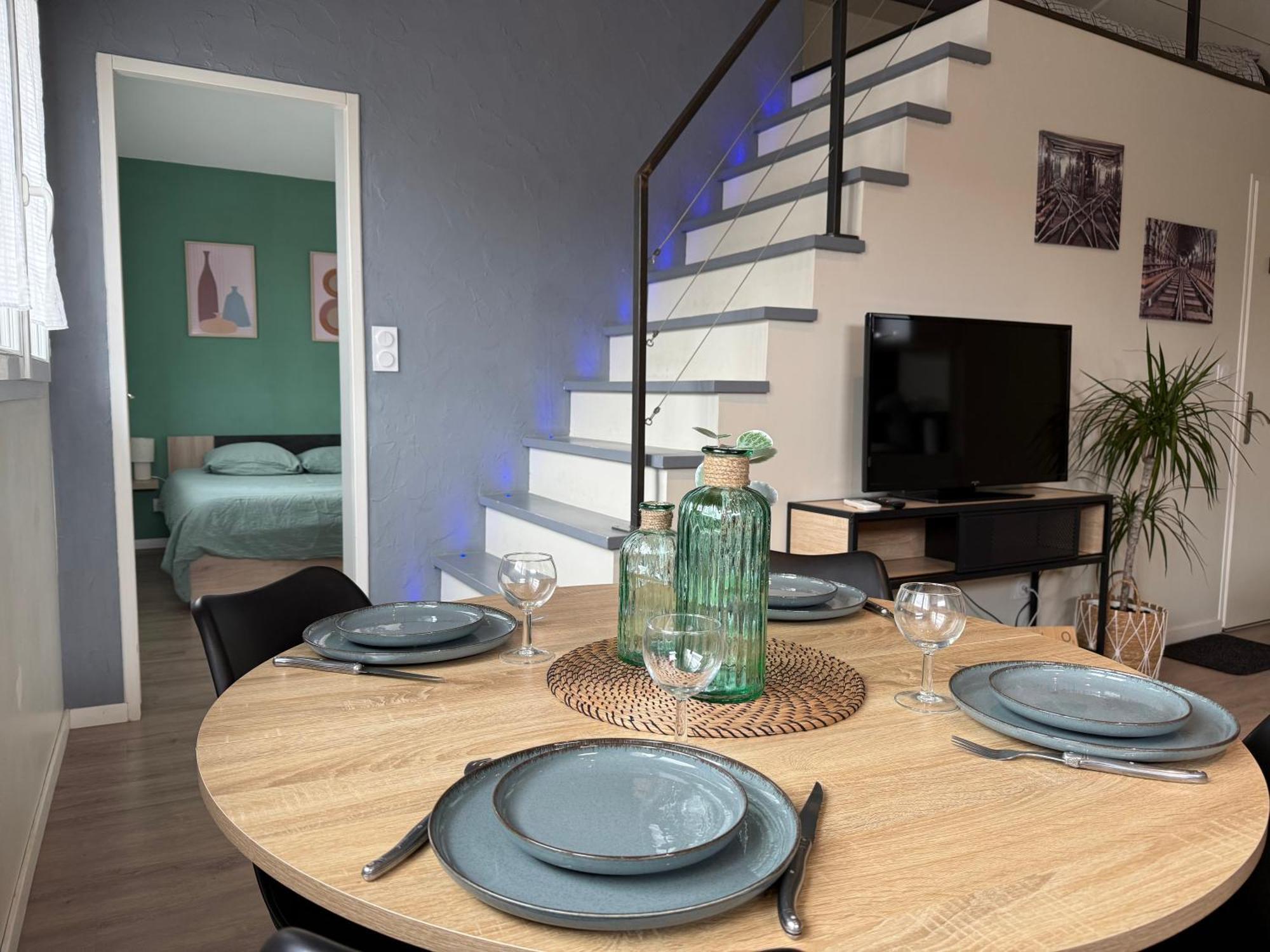 Loft, Studio And Love Rooms Bourg-Saint-Christophe Exterior photo